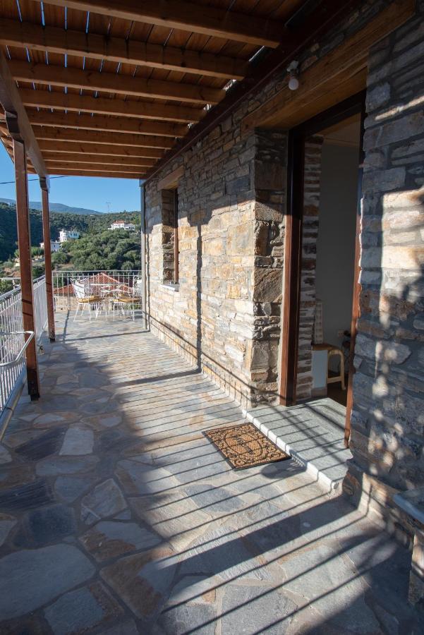 με θέα το ηλιοβασιλεμα 2 *