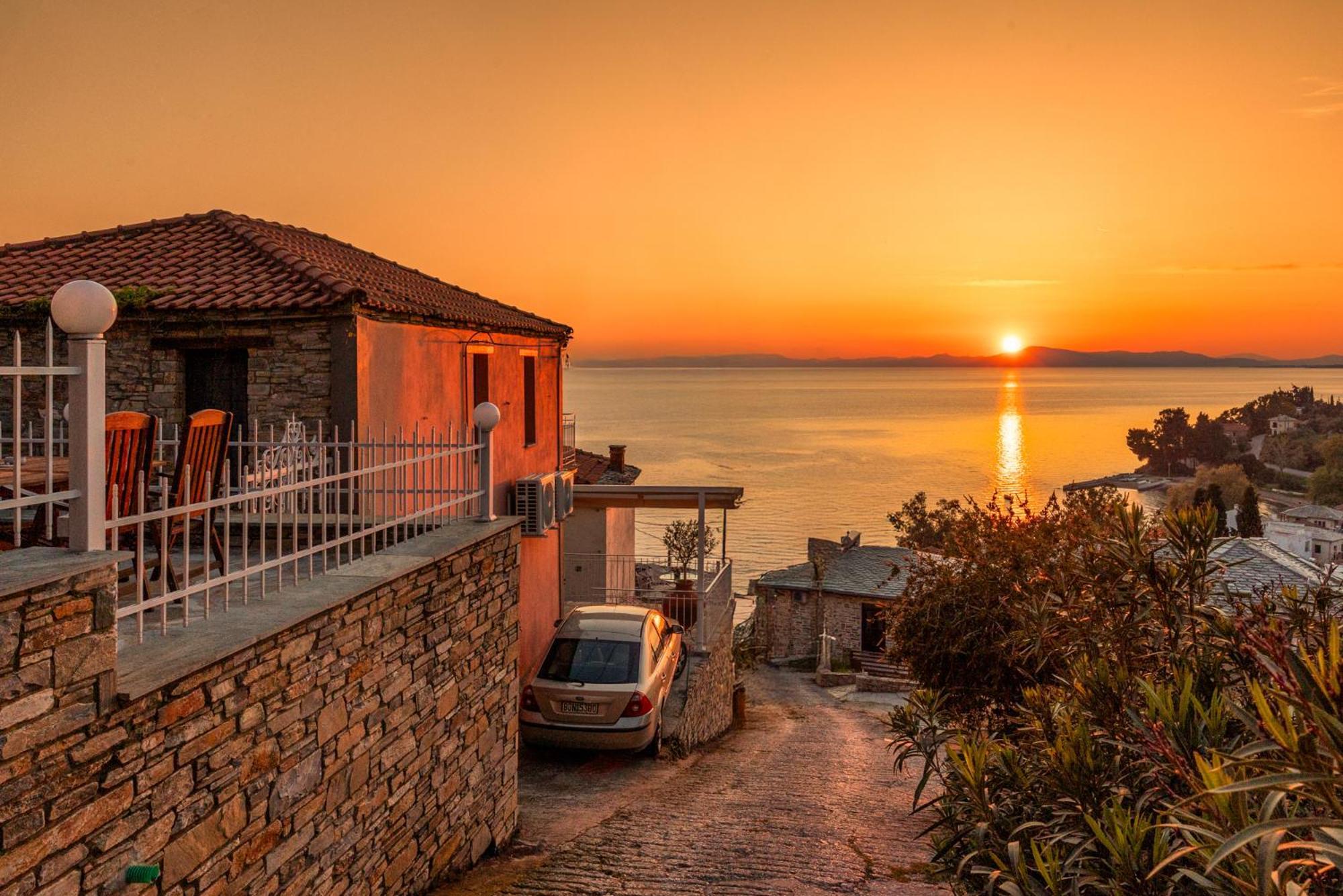 με θέα το ηλιοβασιλεμα 2 Holiday home