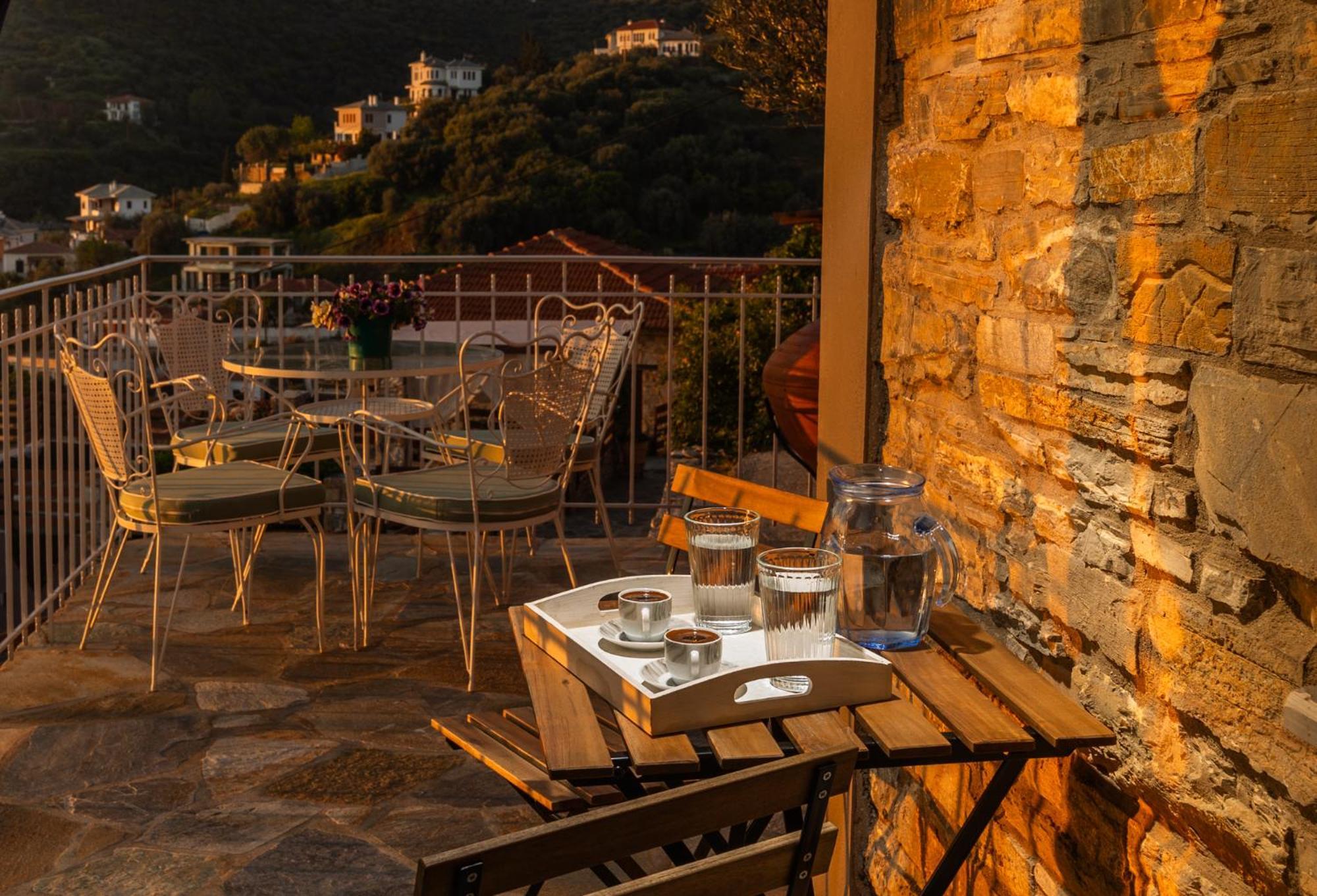 με θέα το ηλιοβασιλεμα 2 Holiday home *